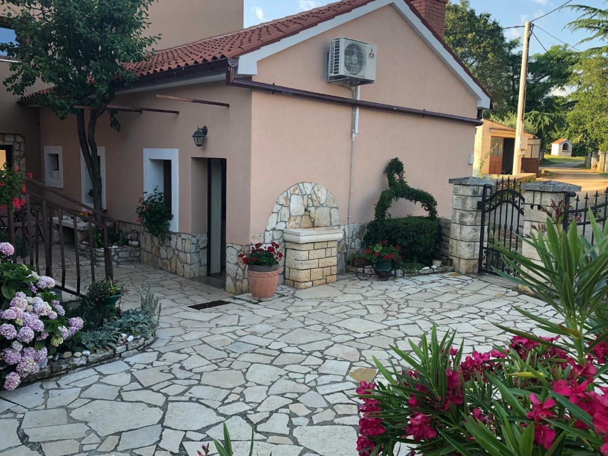 Teta Jana Apartment Smoljanci Exterior photo